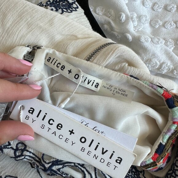 NWT Alice + Olivia Gertie Mini Dress Embroidered Floral Pattern In White Sz 10 - Picture 3 of 13